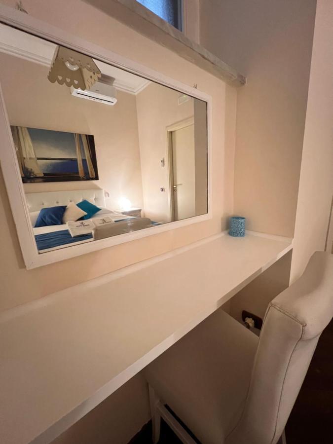 Ferienwohnung Domus Elena - Plebiscito Neapel Exterior foto